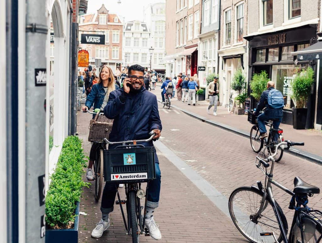 Blije jongeren in Amsterdam