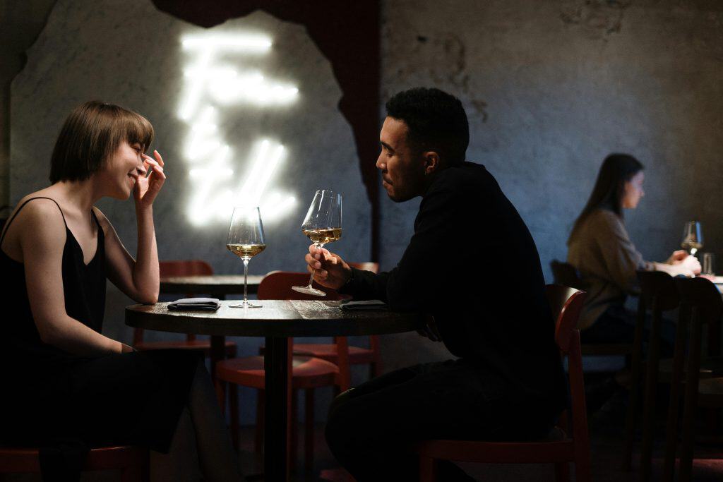 Stel op date in een bar
