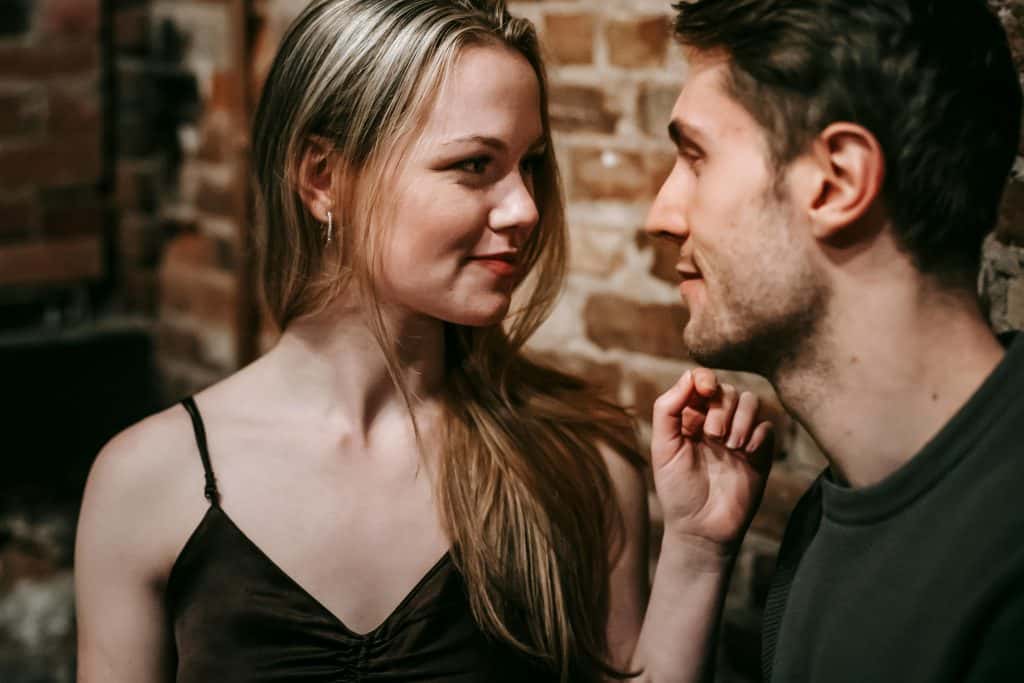 Flirtend stel heeft een fling